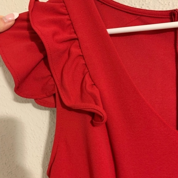 ❤️VALENTINES DAY COLLECTION: Red Ruffled Sleeve Jumpsuit Size 7 - Picture 6 of 9